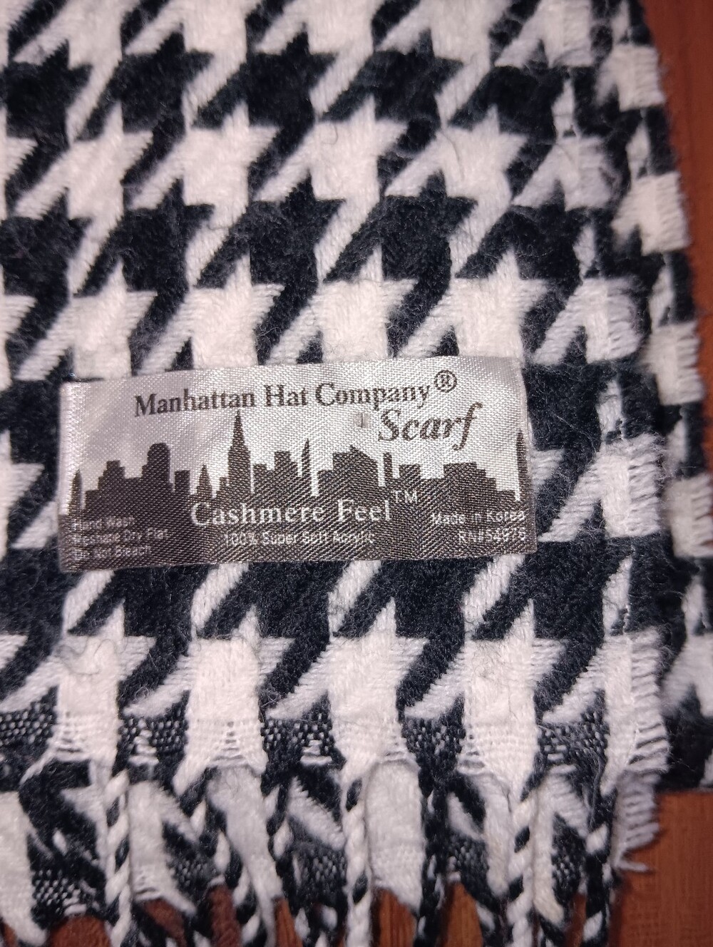 Manhattan Hat Company Houndstooth Pattern Scarf